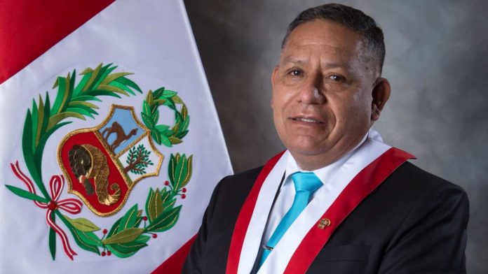 Esdras-Medina-Minaya-1