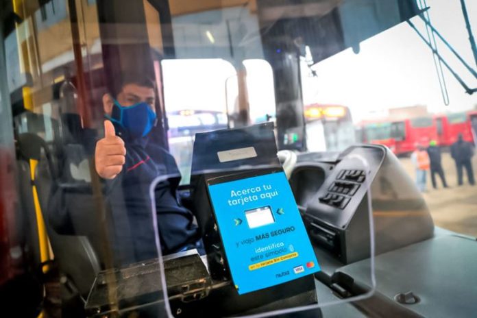 Usuarios de tres rutas de transporte que paguen con tarjeta sin contacto tendrán 1 sol de descuento. Foto: El Peruano