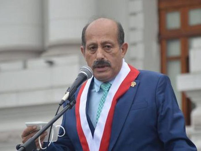 Legislador aseguró que hay una “mano negra” que busca perjudicarlo en su condición de congresista. Foto: El Comercio