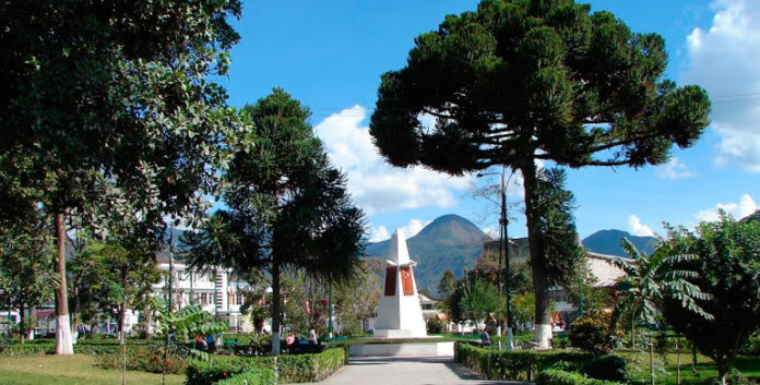 plaza-de-armas-de-oxapampa
