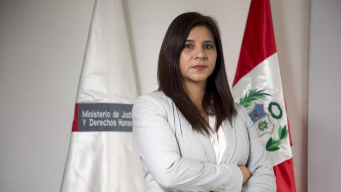 Procuradora Silvana Carrión cuestiona actitud de la empresa Odebrecht.