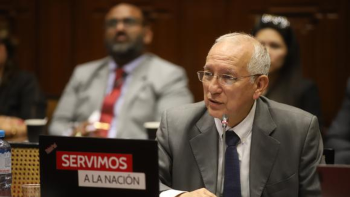 Ministro de Educación, Óscar Becerra, recibió a rectores que quieren tumbarse la Sunedu. (Foto: Congreso de la República)