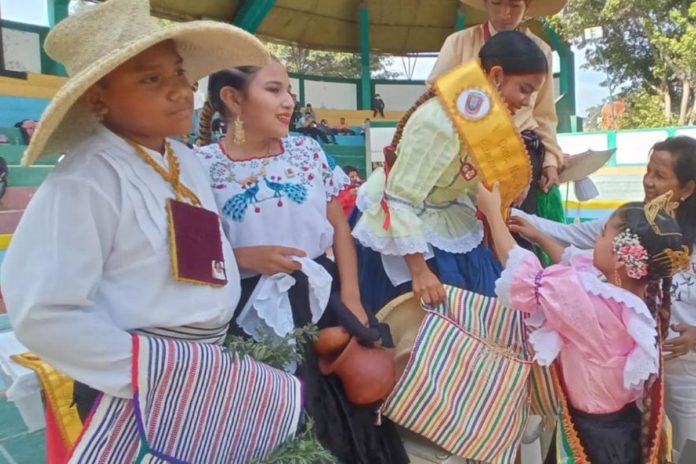 Ministerio de Cultura impulsa proyecto 'Revalorando nuestro patrimonio cultural'.