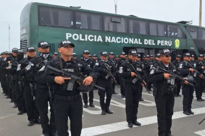 Miembros de la Policía Nacional del Perú en Pataz, La Libertad