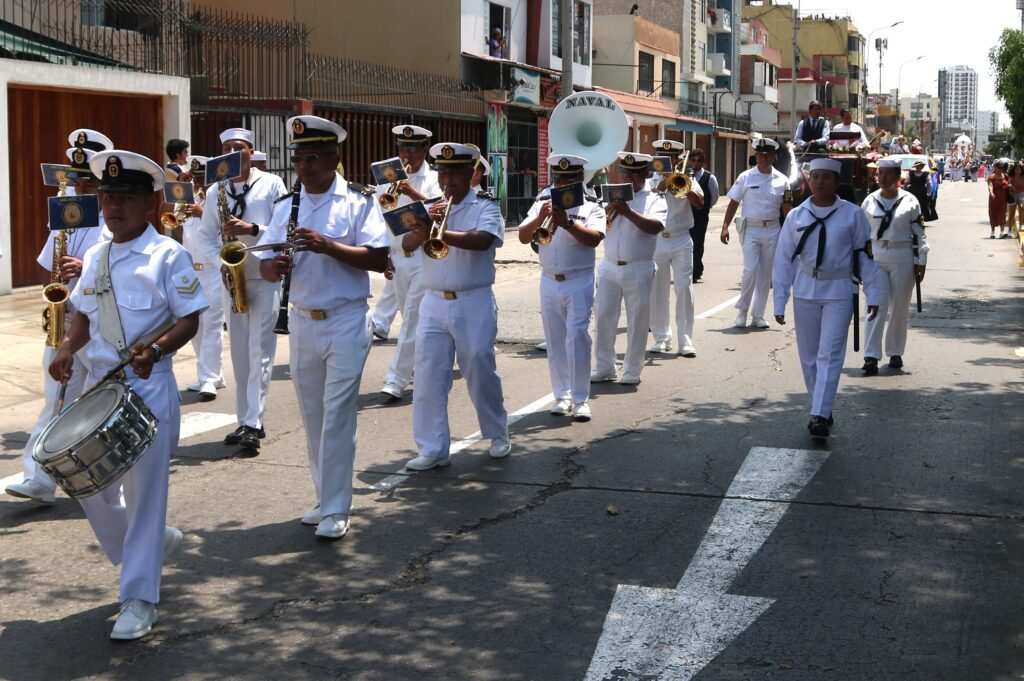 La Banda de la Marina de Guerra del Perú también participó en el Corso de la Marinera edición 2024. Foto: Paolo Salazar Luy
