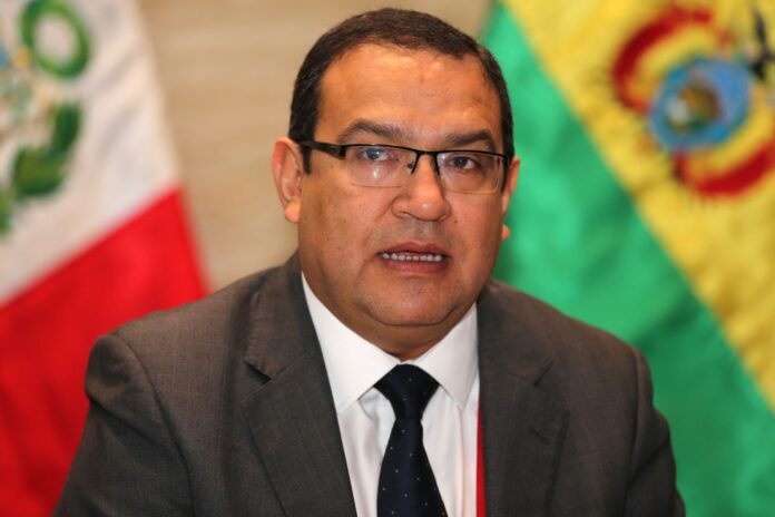 El premier Alberto Otárola propuso realizar modificaciones en cuestiones inherentes a la vacancia presidencial.