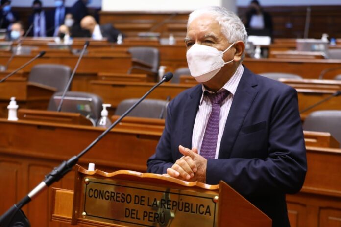 El congresista Héctor Acuña se mostró a favor de la decisión del Poder Judicial que anula la investigación de los miembros de la Junta Nacional de Justicia.