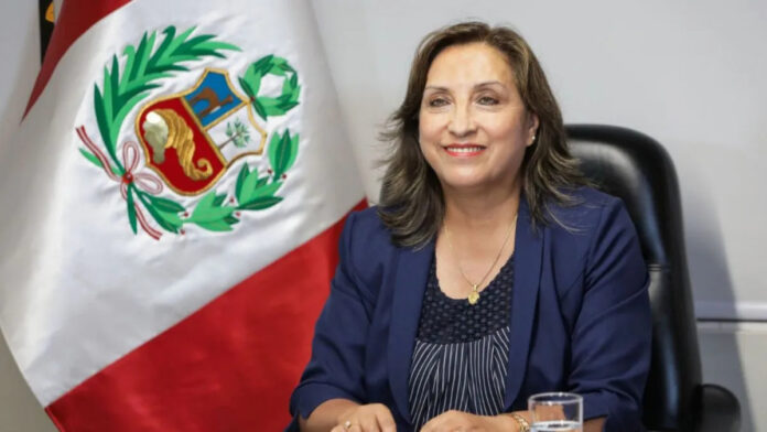 Dina Boluarte asegura que su gobierno se comprometerá con apoyar a gobiernos locales mediante la asignación de fondos.