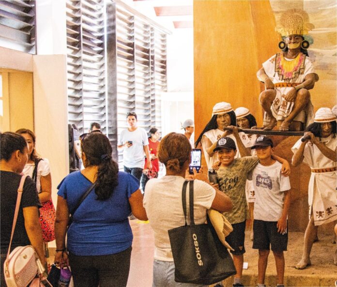 "El Museo de Sitio Chan Chan tuvo el placer de recibir a un total de 10,379 visitantes".