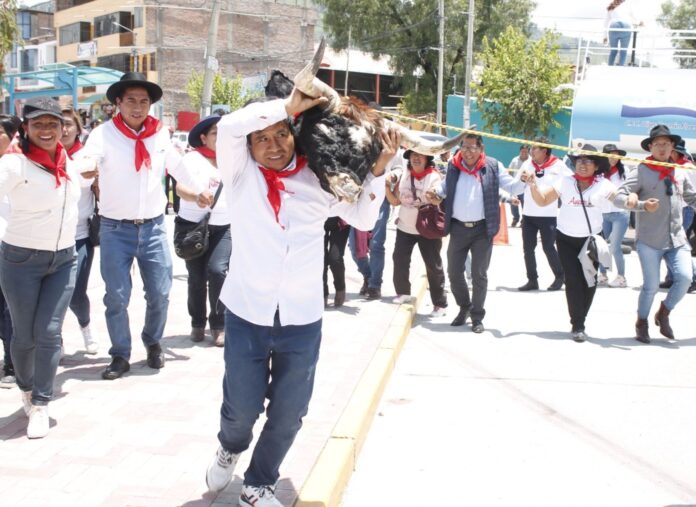 Para aumentar el movimiento económico y turístico, Ulises Huamán Flores, alcalde del distrito de Carmen Alto, ha indicado que se ha destinado una inversión cercana a los 40,000 soles para la realización de esta importante festividad. (Foto: Andina)
