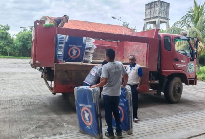 779 pobladores damnificados en los distritos recibieron bienes no alimentarios. (Foto: Andina)