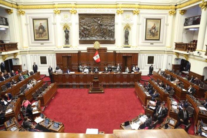 La moción de orden del día para interpelar al ministro de Justicia y Derechos Humanos fue rechazada por la Representación Nacional con 61 votos en contra, 26 votos a favor y 12 abstenciones.