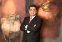 Nuevo presidente de Petroperú Edmundo Lizarzaburu